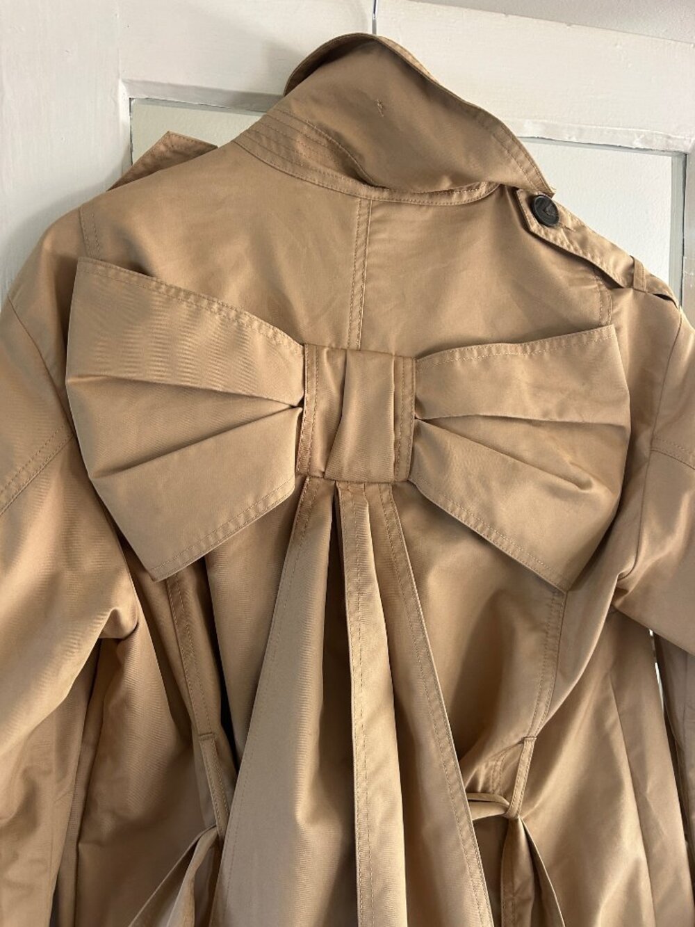Gap × Sandy Liang Bow-Back Trench Coat - Picture 7 of 10